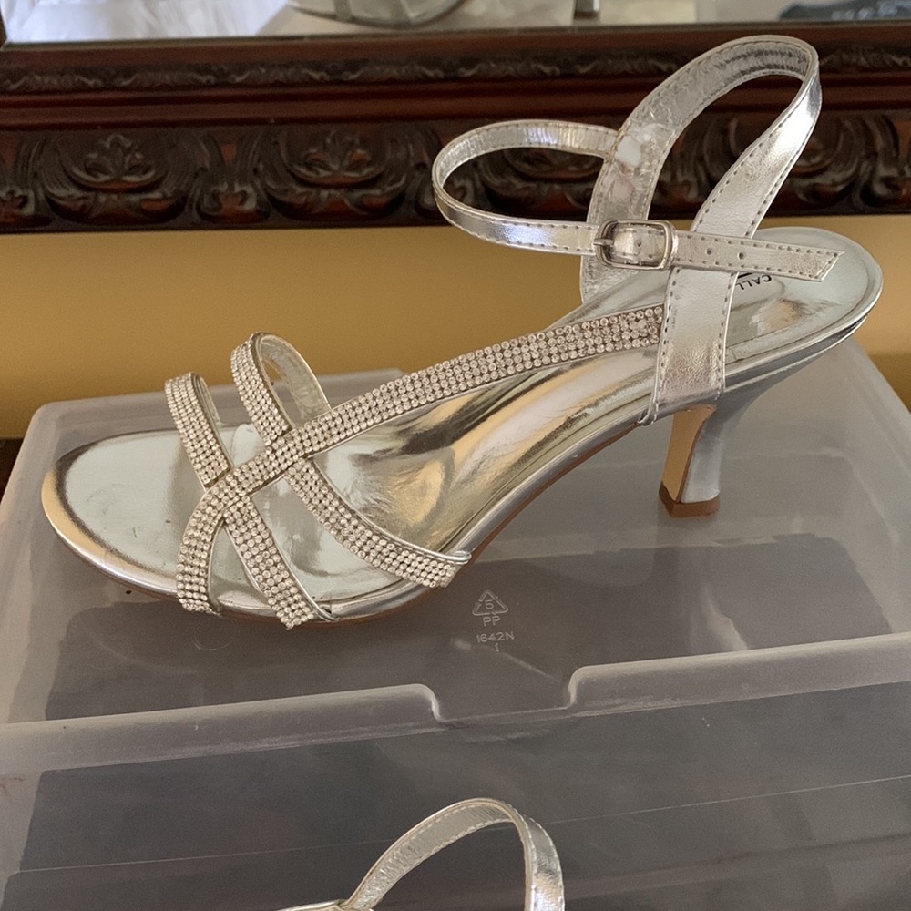 Ladies sandal - Picture 2 of 2